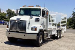 2017 WESTERN STAR 4700SB 6x4 Equipment Hauler