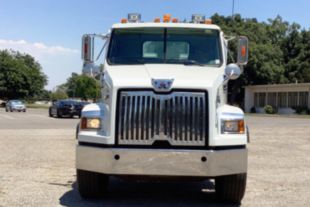 2017 WESTERN STAR 4700SB 6x4 Equipment Hauler