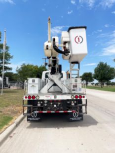 2012 Versalift VO-455-MHI / 2013 International 7300 4x4 Bucket Truck