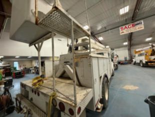 1997 Int'l 4700 4x2 Hi-Ranger Bucket Truck