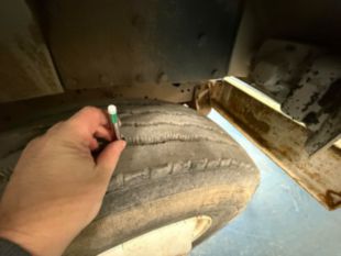 1997 Int'l 4700 4x2 Hi-Ranger Bucket Truck