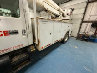 1997 Int'l 4700 4x2 Hi-Ranger Bucket Truck