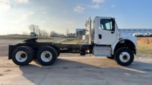 2015 Freightliner M2106 6x6 Daycab Tractor