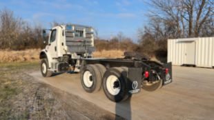 2015 Freightliner M2106 6x6 Daycab Tractor