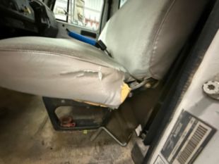 1997 Int'l 4700 4x2 Hi-Ranger Bucket Truck