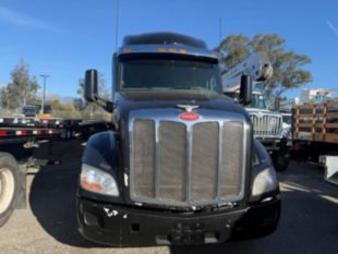 2016 Peterbilt 579 18 Speed Tandem Axle 80" Sleeper Truck