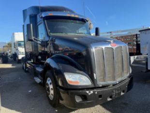 2016 Peterbilt 579 18 Speed Tandem Axle 80" Sleeper Truck
