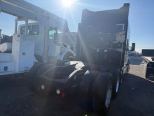 2016 Peterbilt 579 18 Speed Tandem Axle 80" Sleeper Truck