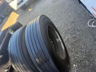 2016 Peterbilt 579 18 Speed Tandem Axle 80" Sleeper Truck