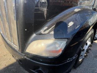 2016 Peterbilt 579 18 Speed Tandem Axle 80" Sleeper Truck