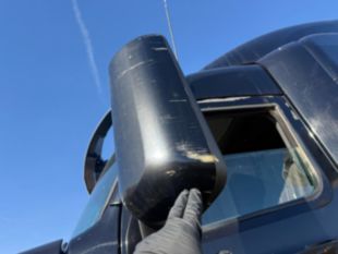 2016 Peterbilt 579 18 Speed Tandem Axle 80" Sleeper Truck