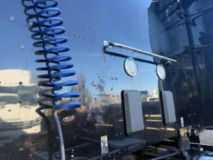 2016 Peterbilt 579 18 Speed Tandem Axle 80" Sleeper Truck