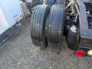 2016 Peterbilt 579 18 Speed Tandem Axle 80" Sleeper Truck