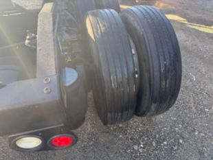 2016 Peterbilt 579 18 Speed Tandem Axle 80" Sleeper Truck