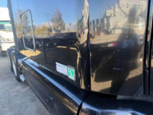 2016 Peterbilt 579 18 Speed Tandem Axle 80" Sleeper Truck