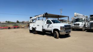 2019 Chevrolet 6500HD 4x4 Service Truck With Crane