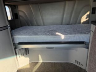 2016 Peterbilt 579 18 Speed Tandem Axle 80" Sleeper Truck