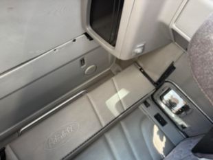 2016 Peterbilt 579 18 Speed Tandem Axle 80" Sleeper Truck