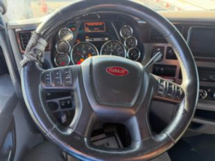 2016 Peterbilt 579 18 Speed Tandem Axle 80" Sleeper Truck