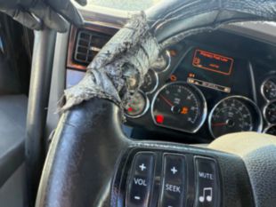 2016 Peterbilt 579 18 Speed Tandem Axle 80" Sleeper Truck