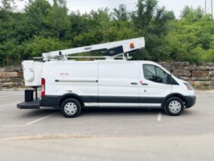 2018 Ford T-350 4x2 Versalift Vantel-29-NE Bucket Van