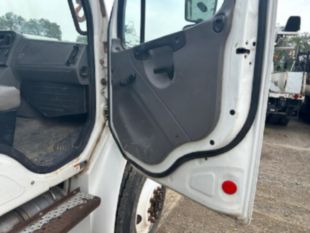 2015 Terex C4047 Digger Derrick 2015 Freightliner M2106