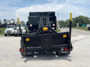 2023 Battle LNT 4x2 Galbreath SLCH-113 Container Handler Truck