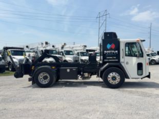 2023 Battle LNT 4x2 Galbreath SLCH-113 Container Handler Truck