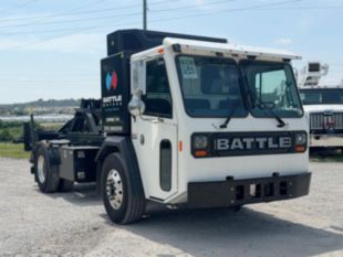 2023 Battle LNT 4x2 Galbreath SLCH-113 Container Handler Truck