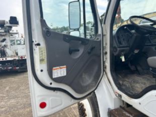 2015 Terex C4047 Digger Derrick 2015 Freightliner M2106