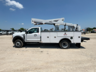 2025 Ford F550 4x2 Versalift SST-40-EIH Bucket Truck