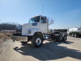 2015 Western Star 4700 6x6 Daycab Tractor