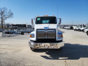 2015 Western Star 4700 6x6 Daycab Tractor