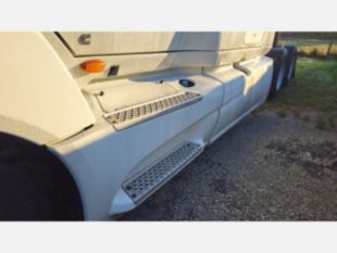 2019 Int'l LT-625 Cummins Powered Sleeper Truck