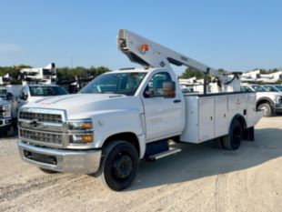 2023 Chevrolet 6500 4x2 Versalift SST-36-NE Bucket Truck