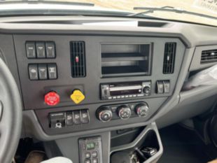 Hooklift Truck