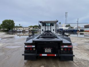 2018 Peterbilt 567 Tandem Galfab 60k Tandem Roll-Off Truck