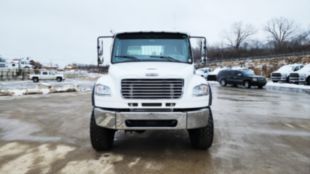 2016 Freightliner M2106 6x6 Daycab Tractor