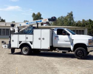 2019 Chevy 5500HD 4x4 Service Truck With Crane