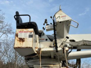 Terex Commander 4047 Digger Derrick on 2015 Ford F750 4x2