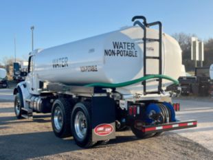 4,000 gal Water Truck