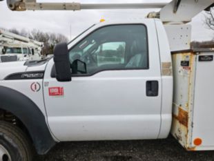 2016 Ford F-550 4x4 Gas Engine Terex LT-40 Bucket Truck