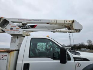 2016 Ford F-550 4x4 Gas Engine Terex LT-40 Bucket Truck