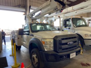 2015 Ford F-550 4x4 Gas Powered Terex LT-40 Bucket Truck