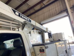 2015 Ford F-550 4x4 Gas Powered Terex LT-40 Bucket Truck