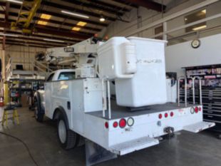 2015 Ford F-550 4x4 Gas Powered Terex LT-40 Bucket Truck