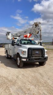 2019 Ford F-750 4x2 Versalift TMD-2047 Digger Derrick