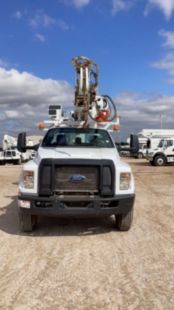 2019 Ford F-750 4x2 Versalift TMD-2047 Digger Derrick