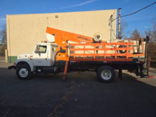 2000 International 4700 Lift-All Aerial Lift Truck