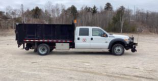 Medium-Duty Liftgate Hi-Rail Flatbed Truck